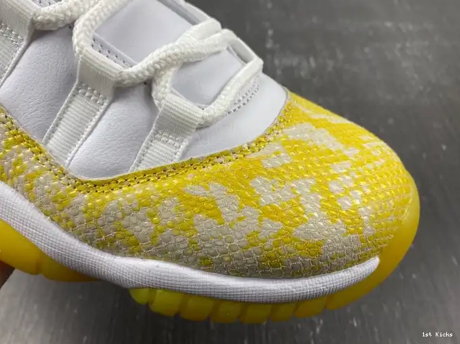 1st Kicks Shoes Snakeskin Air Jordan Low Yellow WMNS AH7860-107 11 0518